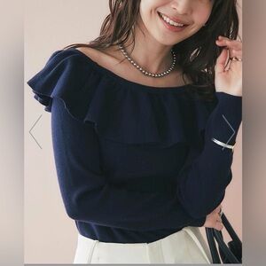 Club Monaco Women’s Loalla cashmere sweater